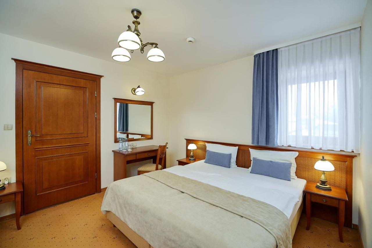 Burkaty Hotel Bialka Tatrzanska Bagian luar foto